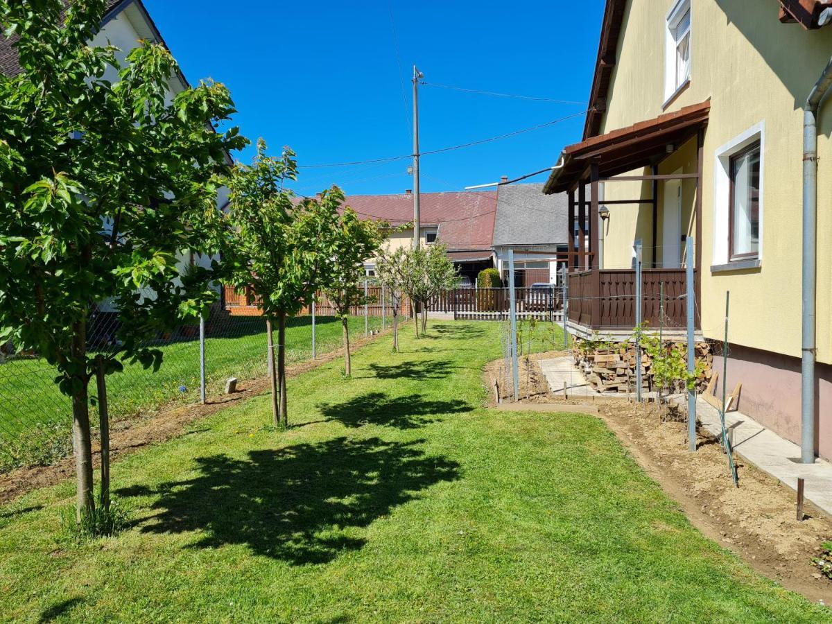 Gyoengyvirag Apartman Lenti Exterior foto